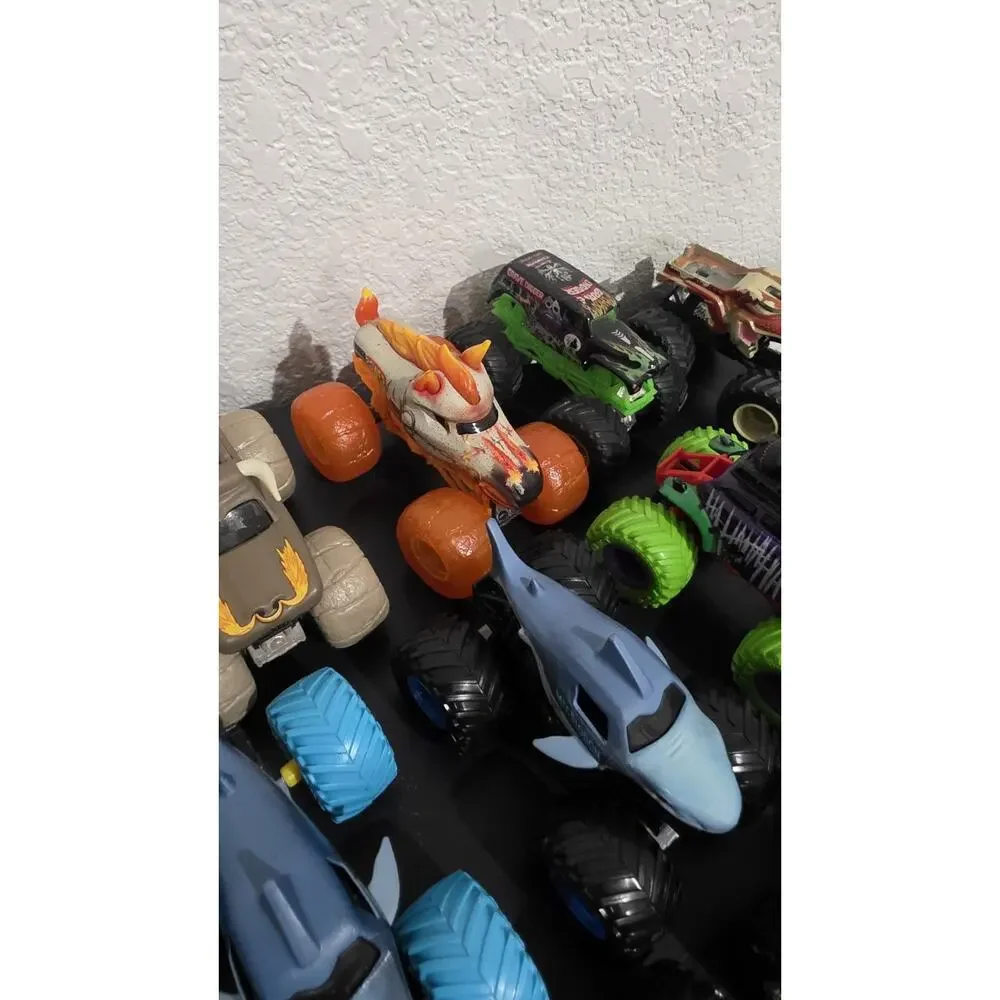 Hot Wheels & Monster Jam Monster Trucks Lot of 20